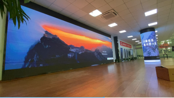 qy球友会(千亿)柔性LED显示屏成功助力南钢智能工厂